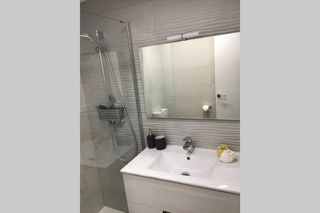 Loft Moderno Y Acogedor Centrico Y Silecioso Apartment Nerja Ngoại thất bức ảnh