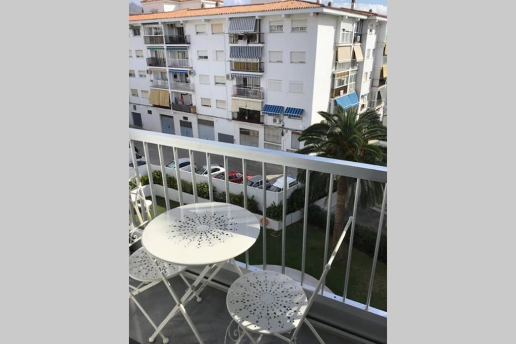 Loft Moderno Y Acogedor Centrico Y Silecioso Apartment Nerja Ngoại thất bức ảnh